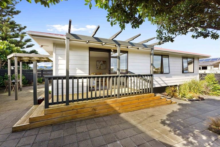 Photo of property in 9a Scott Avenue, Otaki Beach, Otaki, 5512