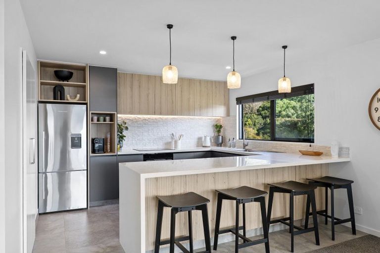 Photo of property in 32 Soleares Avenue, Mount Pleasant, Christchurch, 8081