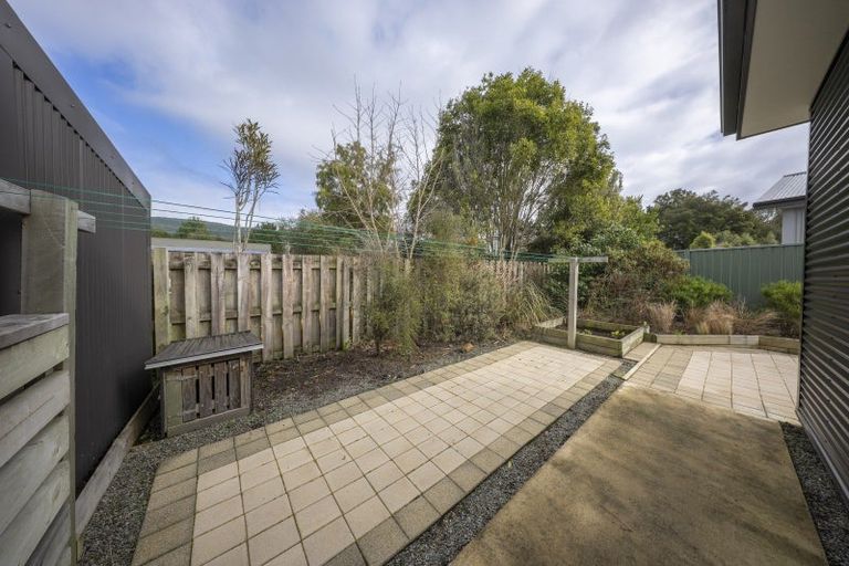 Photo of property in 25 Motu-au Close, Manapouri, 9679