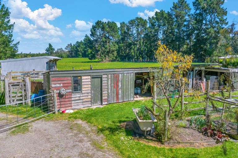 Photo of property in 447 Loburn Whiterock Road, Loburn, Rangiora, 7472