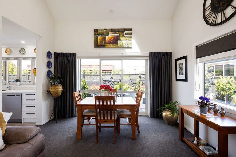 Photo of property in 11 Tucker Close, Leamington, Cambridge, 3432