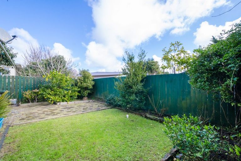 Photo of property in 4/90 Lynwood Road, New Lynn, Auckland, 0600