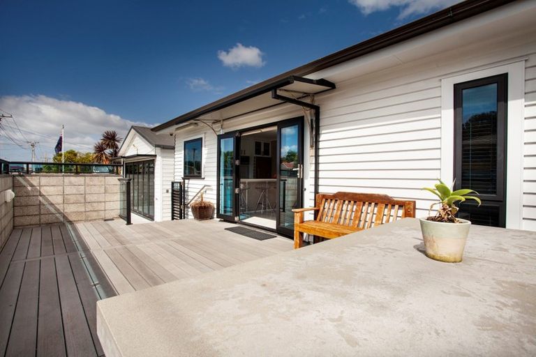 Photo of property in 48 Pitau Road, Mount Maunganui, 3116