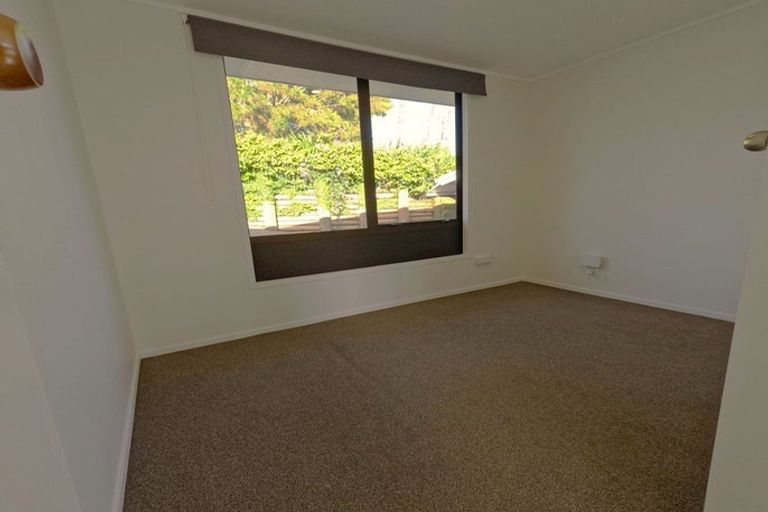 Photo of property in 951 East Coast Road, Torbay, Auckland, 0630