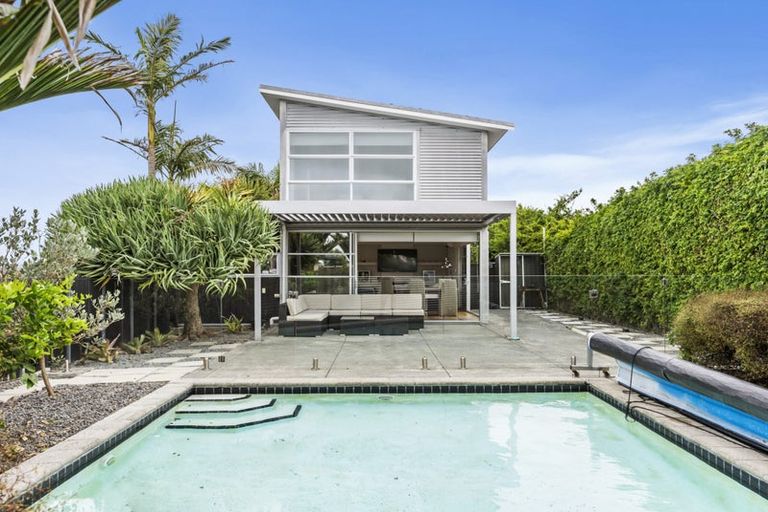 Photo of property in 10 Churchill Road, Cockle Bay, Auckland, 2014