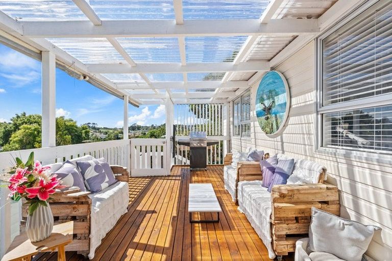 Photo of property in 27 Arlette Place, Massey, Auckland, 0614