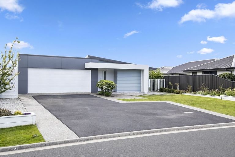 Photo of property in 14 Silver Springs Boulevard, Mosgiel, 9024