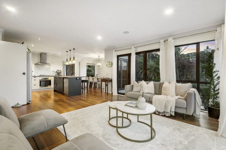Photo of property in 16 Rakau Views, Orewa, 0931