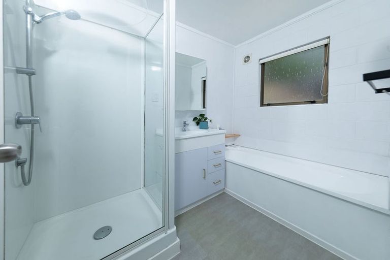 Photo of property in 3/1 Simon Ellice Drive, Bayview, Auckland, 0629