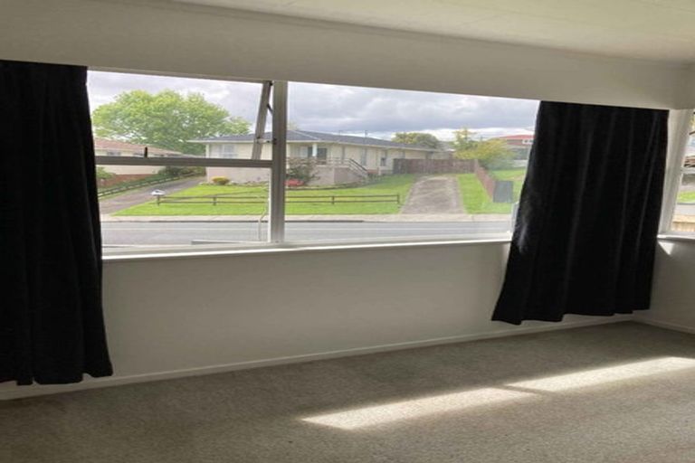 Photo of property in 111 Farquhar Road, Glendene, Auckland, 0602