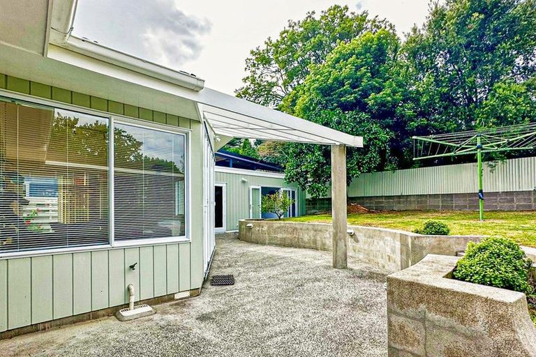 Photo of property in 3 Frank Place, Hillpark, Auckland, 2102