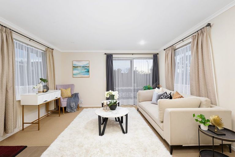 Photo of property in 23 Anna Lane, Glen Eden, Auckland, 0602