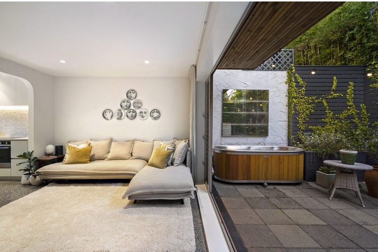 Photo of property in 1/20 Maritime Terrace, Birkenhead, Auckland, 0626