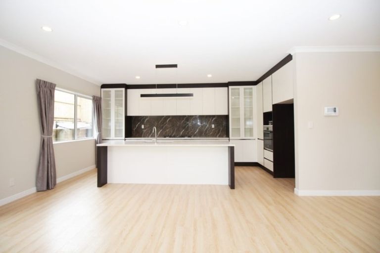 Photo of property in 1 Piccolo Court, Kumeu, 0810