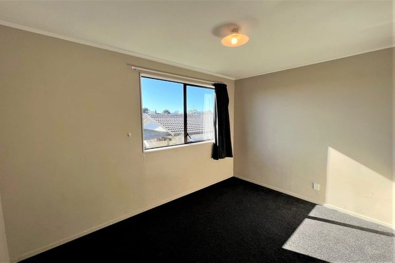 Photo of property in 4/1 Rebecca Rise, Weymouth, Auckland, 2103