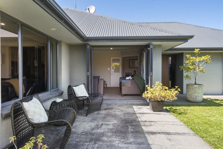 Photo of property in 5 Rodeo Drive, Kelvin Grove, Palmerston North, 4414