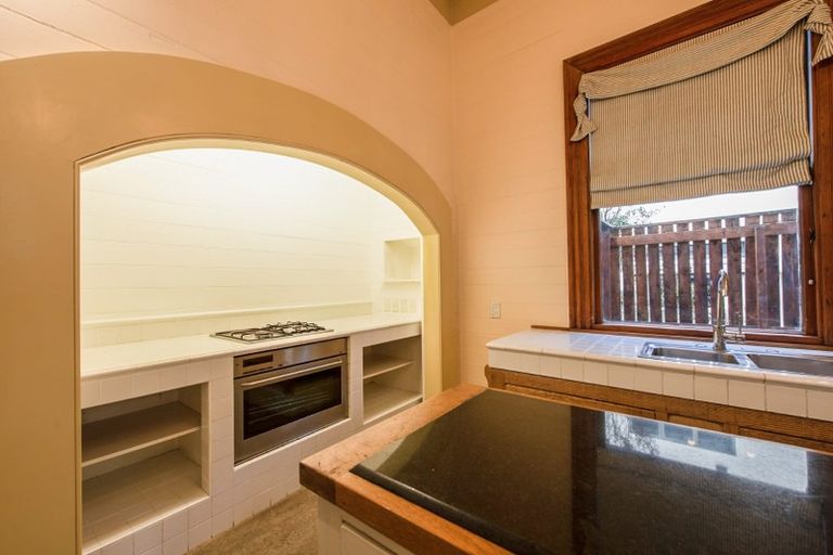 Photo of property in 30 Hobson Street, Thorndon, Wellington, 6011