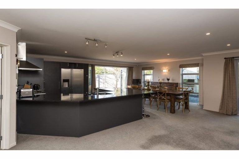 Photo of property in 28 Ruahine Place, Parklands, Christchurch, 8083