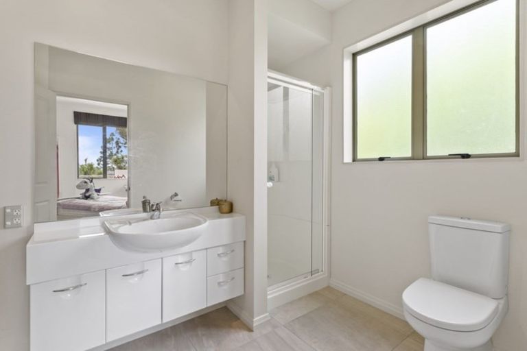 Photo of property in 24 Rame Road, Greenhithe, Auckland, 0632