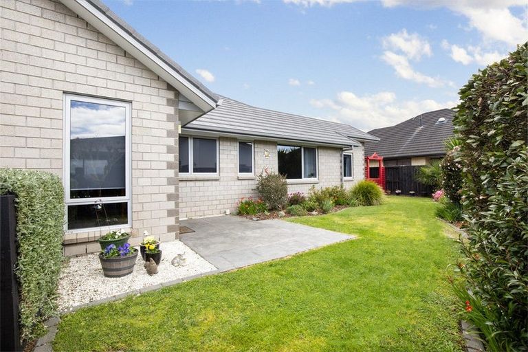 Photo of property in 34 Madison Street, Cambridge, 3434