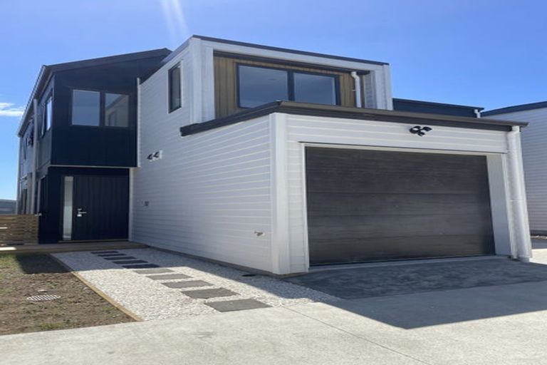 Photo of property in 14 Parahau Road, Papakura, 2110