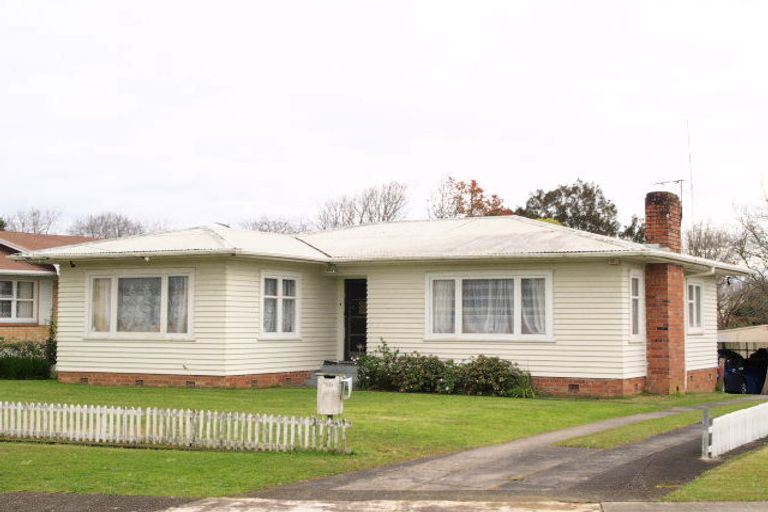 Photo of property in 12 Staines Avenue, Mangere East, Auckland, 2024