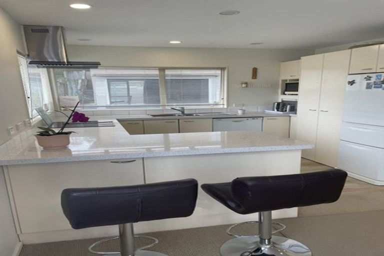 Photo of property in 1/46 Blakeborough Drive, Forrest Hill, Auckland, 0620