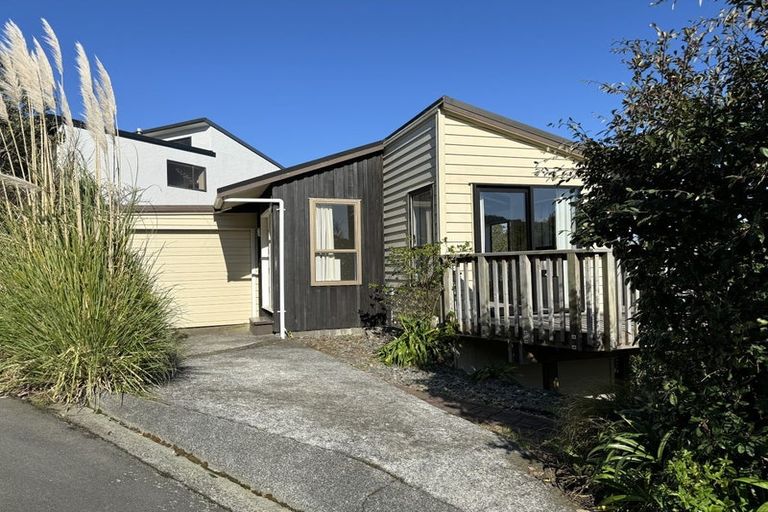 Photo of property in 12 Indira Place, Khandallah, Wellington, 6035