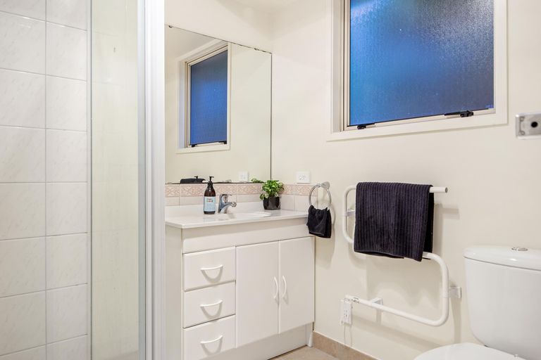 Photo of property in 55 Mt Lebanon Crescent, The Gardens, Auckland, 2105