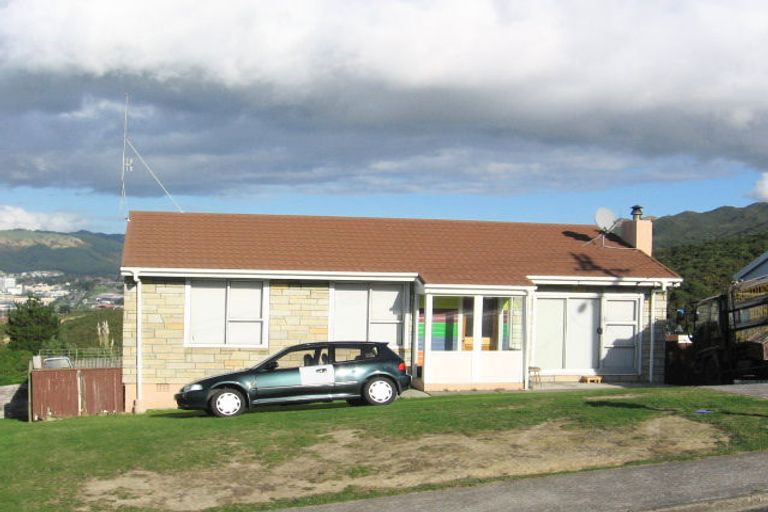 Photo of property in 13 Hiwi Crescent, Titahi Bay, Porirua, 5022
