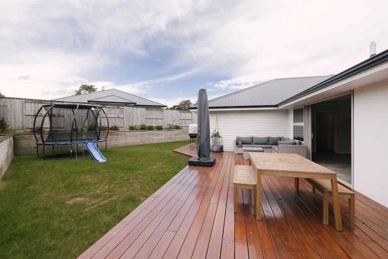 Photo of property in 1 Waimarama Court, Roslyn, Palmerston North, 4414