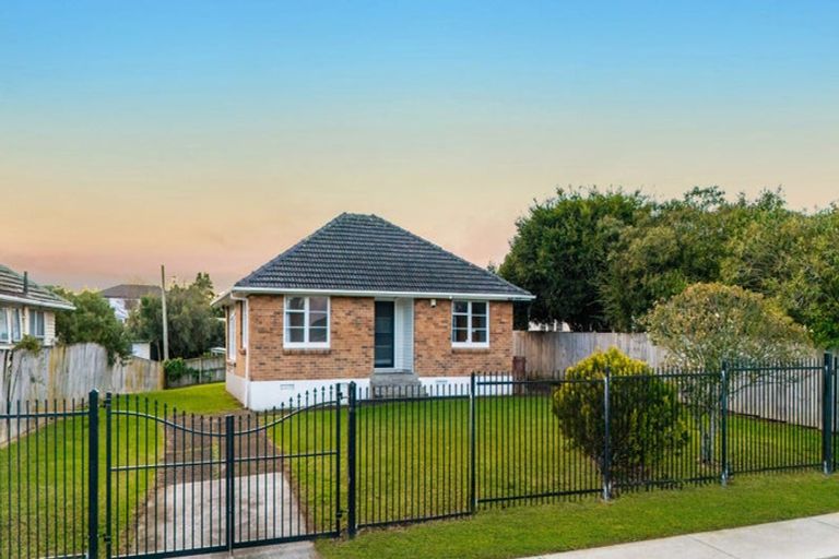 Photo of property in 80 Mcannalley Street, Manurewa East, Auckland, 2102