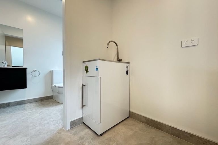 Photo of property in 129 Silverstream Road, Crofton Downs, Wellington, 6035