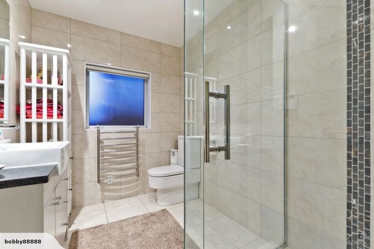 Photo of property in 35 Silver Moon Road, Albany Heights, Auckland, 0632