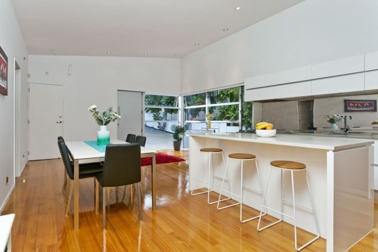Photo of property in 16c Charmaine Road, Torbay, Auckland, 0630