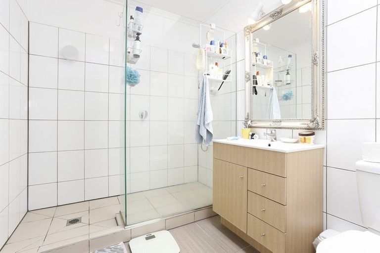 Photo of property in 1/95 Aberdeen Road, Castor Bay, Auckland, 0620