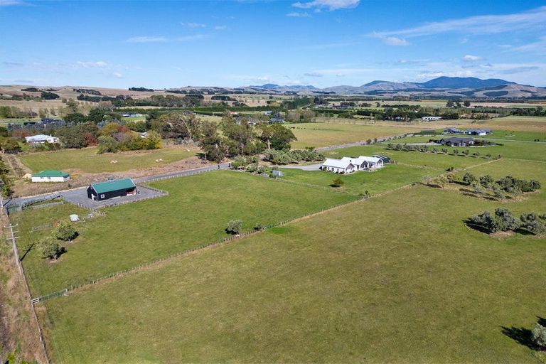 Photo of property in 104 White Rock Road, Martinborough, 5781
