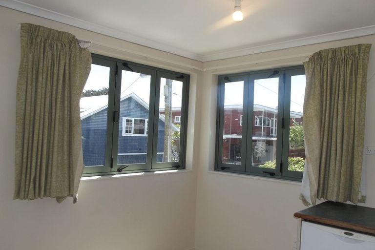 Photo of property in 2 Park Avenue, Titahi Bay, Porirua, 5022