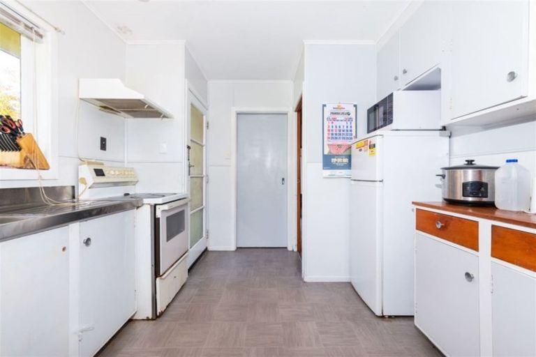 Photo of property in 7 Beaufield Lane, Te Atatu Peninsula, Auckland, 0610