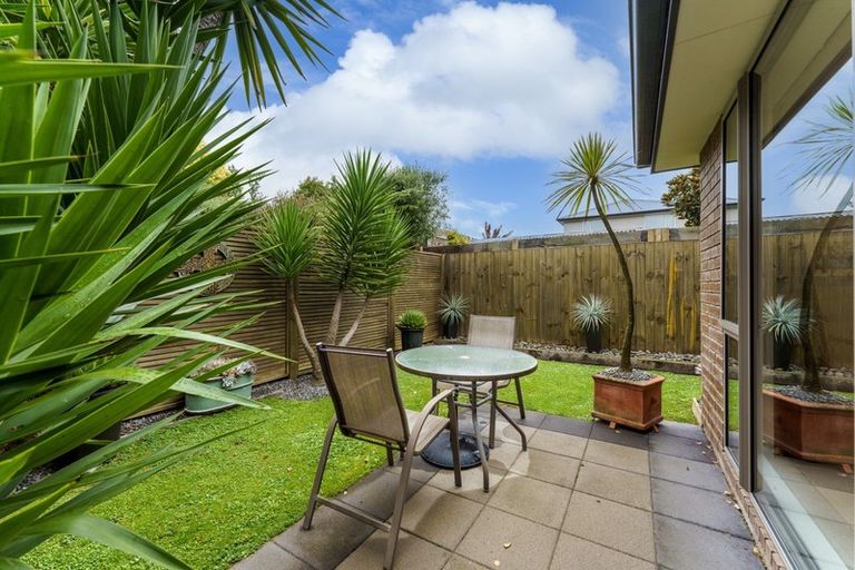 Photo of property in 2/62 Radley Street, Woolston, Christchurch, 8023