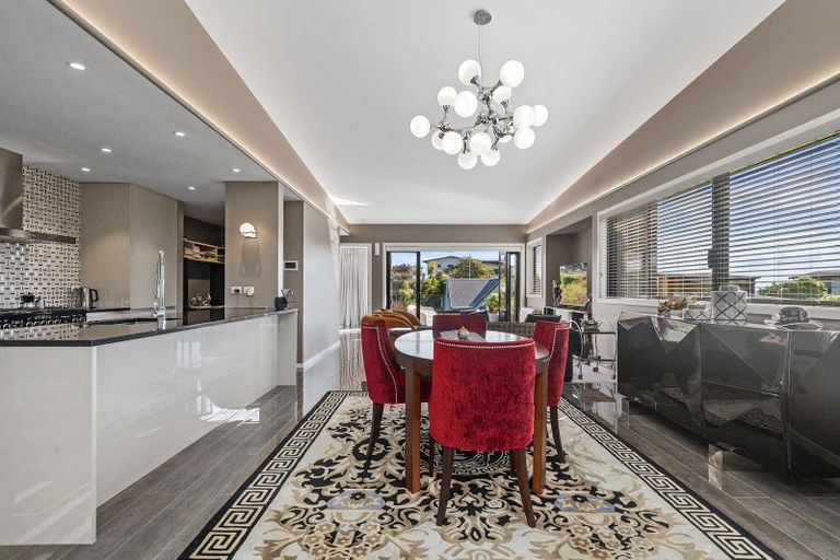 Photo of property in 11 Janice Place, Mount Pleasant, Christchurch, 8081