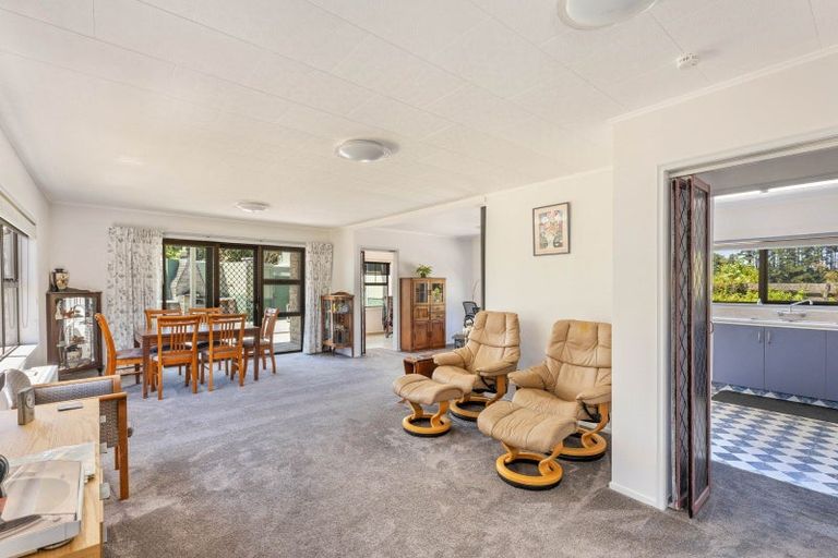 Photo of property in 529 South Road, Omata, New Plymouth, 4374