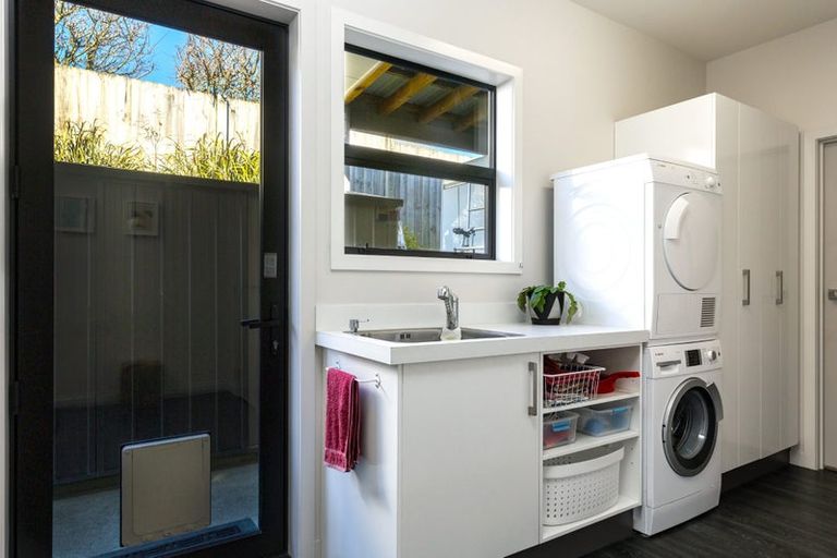 Photo of property in 21 Glentui Place, Waikawa, Picton, 7220