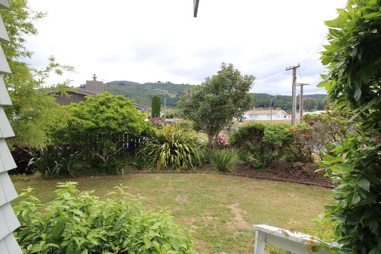 Photo of property in 16 Fenruss Street, Fairy Springs, Rotorua, 3015