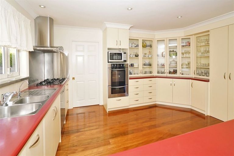 Photo of property in 16 Tironui Terrace, Western Heights, Hamilton, 3200