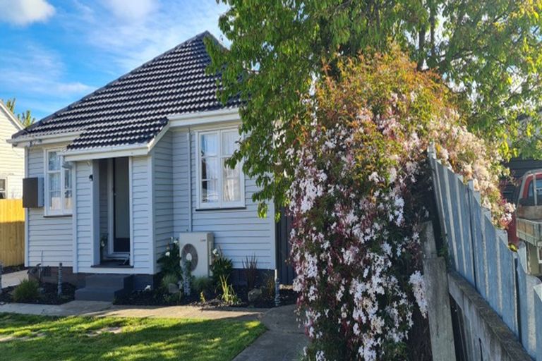 Photo of property in 28 Douglas Road, Amberley, 7410