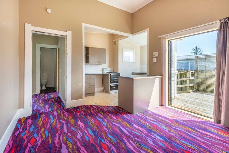 Photo of property in 3 Harper Street, Gonville, Whanganui, 4501