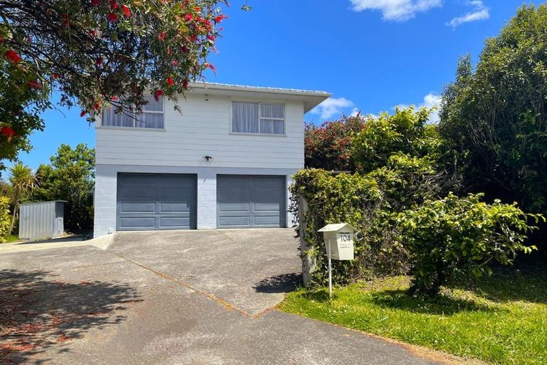 Photo of property in 104 Lantana Road, Green Bay, Auckland, 0604