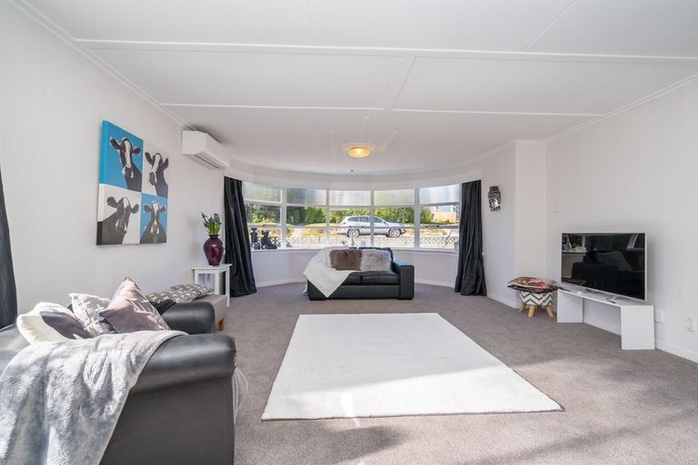 Photo of property in 6 Cossens Street, Balclutha, 9230