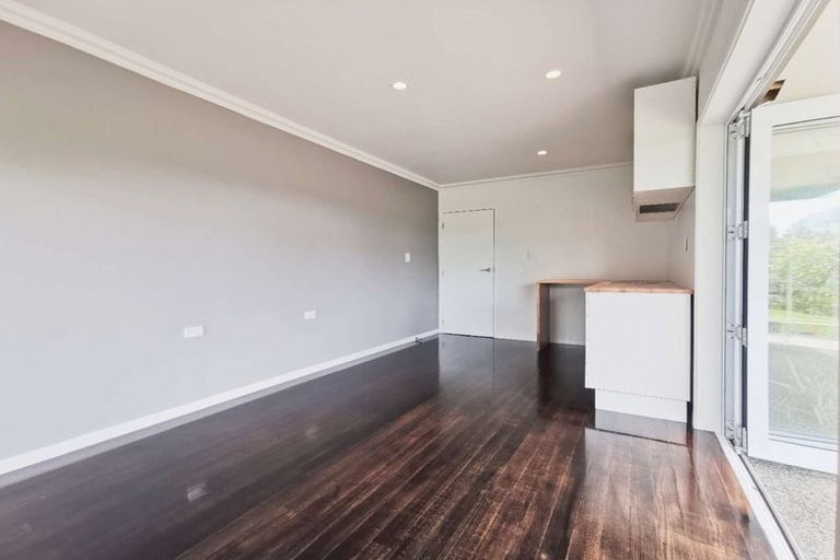 Photo of property in 2/5 Nigel Road, Browns Bay, Auckland, 0630